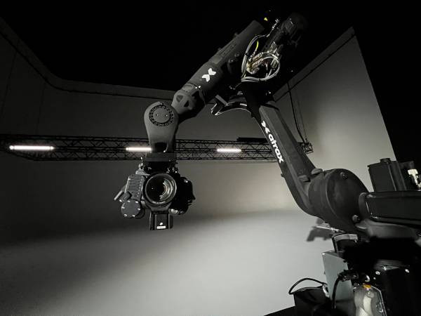 Studio de tournage proche de Paris équipé d'un bras robotisé de motion control